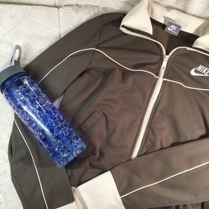 NIKE SPORTSWEAR JACKET🌺